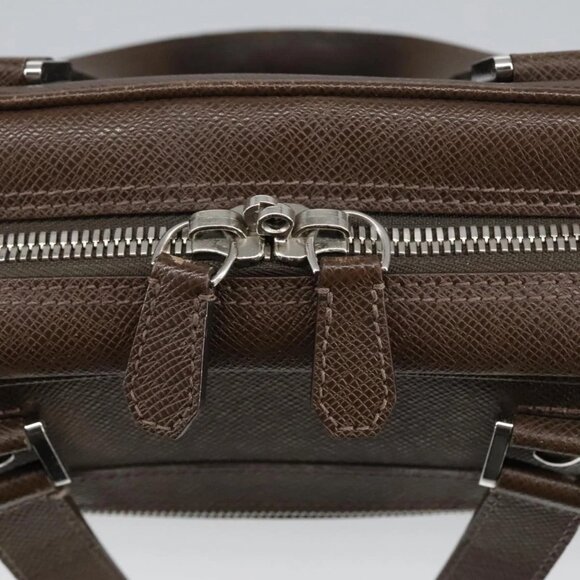 LOUIS VUITTON Taiga Igor Business Bag Grizzly - Picture 8 of 15